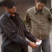 Pesulap Surabaya Galang Dana untuk Korban Bencana