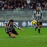 Juve Panaskan Persaingan di Papan Atas
