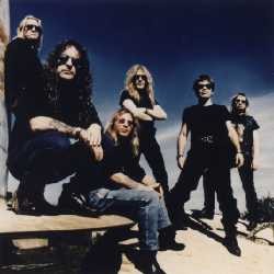 Konser di Indonesia, Vokalis Iron Maiden Kemudikan Pesawat Pribadi