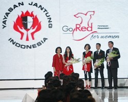 Busana Ari Seputra Untuk Wanita Indonesia