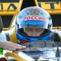 Vladimir Putin Jajal Mobil F1 Renault