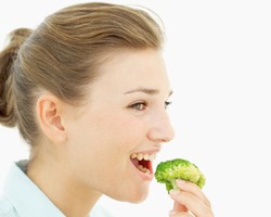 Perkecil Risiko Kanker Payudara Dengan Sayuran Hijau