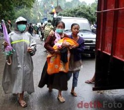 Pengungsi di GOR Maguwoharjo Kini Leluasa Selonjoran