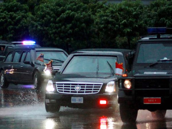 Obama Melintas di Bundaran HI