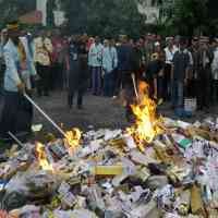 Barang yang Dilarang Dibawa Calhaj Dimusnahkan 