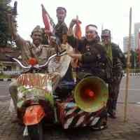 Fashion Performance Semarakkan Hari Pahlawan