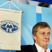 Ole ke Molde, Neville Besut Tim Cadangan MU?