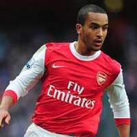 Walcott Senang Premiership Kompetitif