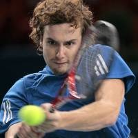 Youzhny Cedera, Gulbis Melenggang