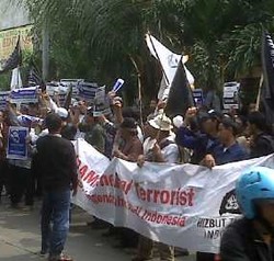 Obama Tinggalkan UI dengan Melawan Arus