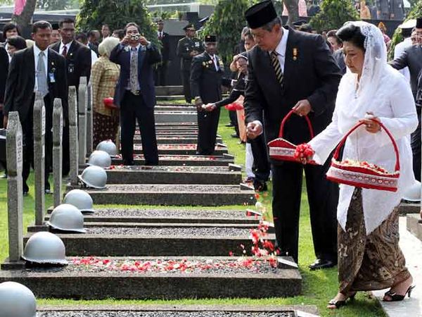 SBY Peringati Hari Pahlawan