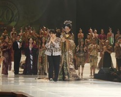 Berkarya Dua Dekade, Anne Avantie Berbagi Rahasia