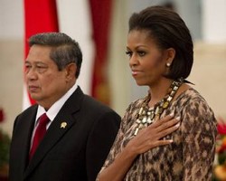 Derek Lam Percantik Michelle Obama di Jakarta