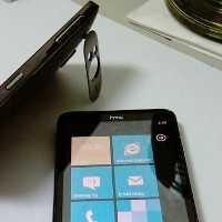 HTC HD7 & Mozart: Misi Berbeda Perintis Windows Phone 7  
