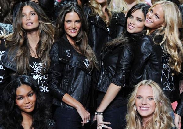 Cantiknya Model Victorias Secret