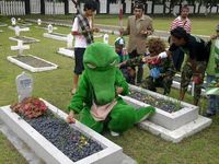 Bonek Peringati Hari Pahlawan