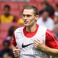 Arsenal Harus Tunggu Vermaelen Lebih Lama