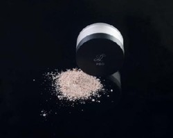 Wajah Bebas Minyak Berkat Bedak Translucent 