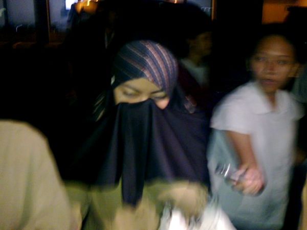 Istri Gayus Diperiksa Mabes Polri