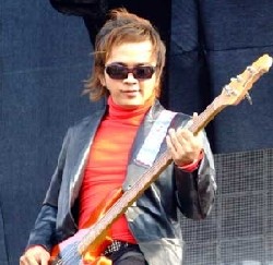 Indra The Titans Lelang Jaket Kulit Hadiah Sang Istri