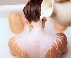Tips Membuat Mandi Susu Sendiri
