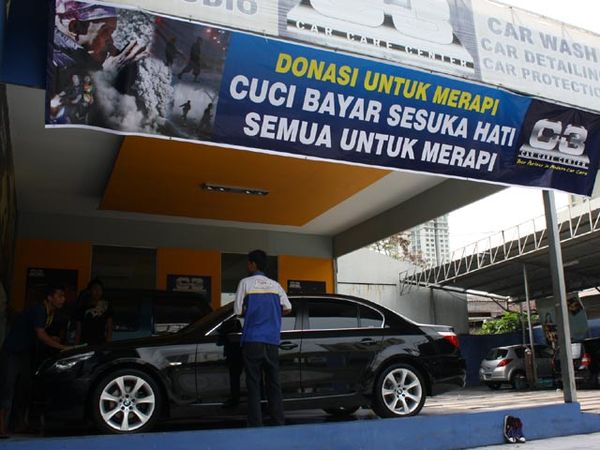 Cuci Mobil Amal untuk Merapi