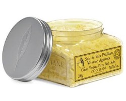 Tubuh Rileks dengan Berendam Air Garam Aroma Citrus