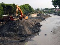 Kali Code Dikeruk, Warga Panen Pasir