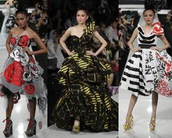  Adesagi Kierana Pamerkan Kisah Cinta di Atas Runway