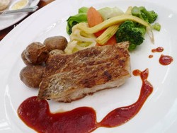 Lagoona, Seafood Lezat Plus Pantai Indah