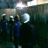 28 Stand Pasar Turi Terbakar