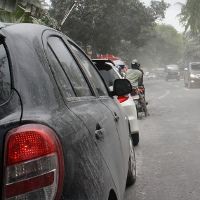 Merawat Mobil Ketika Hujan Abu