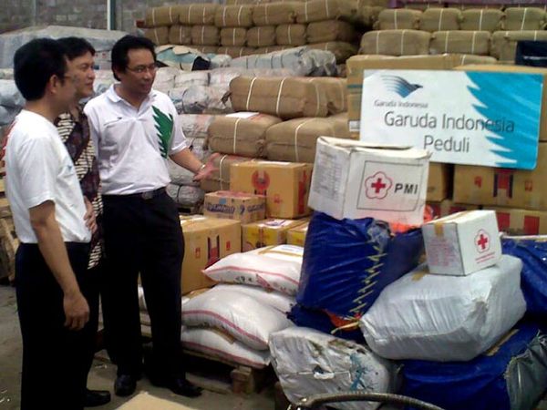 Garuda Indonesia Bantu Korban Merapi
