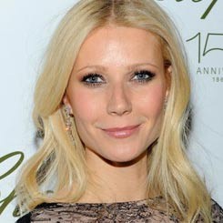 Nyanyi Lagu Country, Gwyneth Paltrow Dipuji