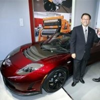 Kado Mobil Listrik Bos Toyota 