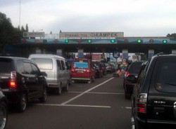 Kecelakaan Beruntun Terjadi di Tol Cikampek, Lalin Tersendat