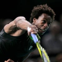 Duel Ketat Tiga Set, Monfils Tekuk Federer