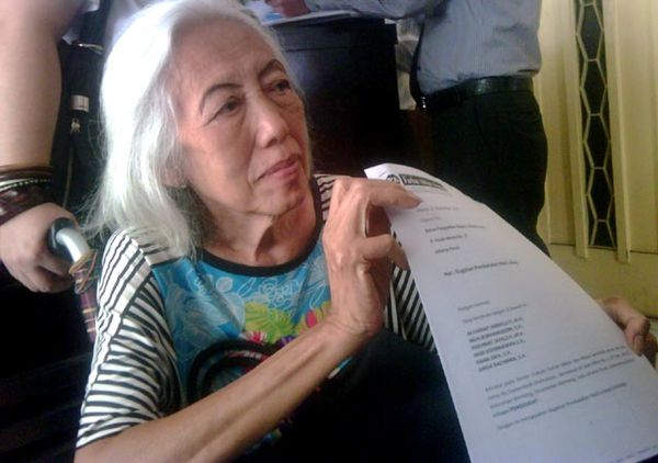 Nenek Sukartinah Datangi PN Jakpus 