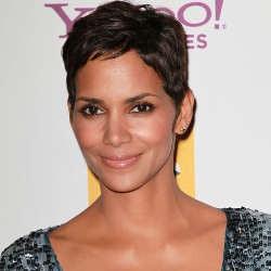 Halle Berry: Aku Suka Bugil
