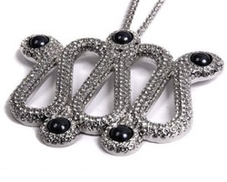 Karl Lagerfeld Mulai Mendesain Perhiasan