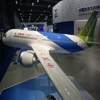 China Luncurkan Pesawat C919 Untuk Saingi Airbus dan Boeing