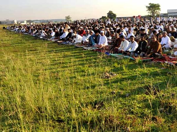 Ribuan Jamaah di Makassar Salat Idul Adha