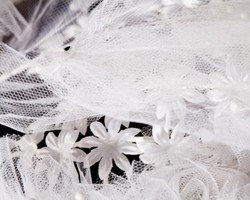 Tips Mencuci Baju Dari Bahan Renda