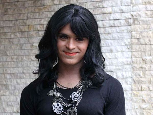 Mike Lucock Jadi Waria