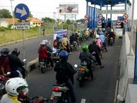 Pemotor Padati Suramadu