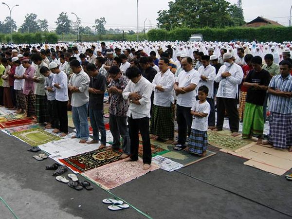 Pengungsi Merapi Salat Id
