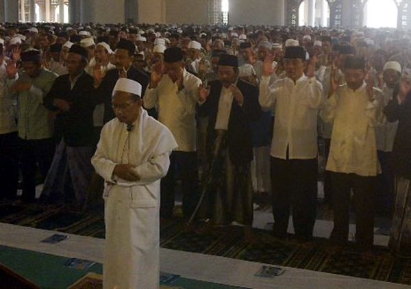 Salat Idul Adha di Masjid Al Akbar Surabaya