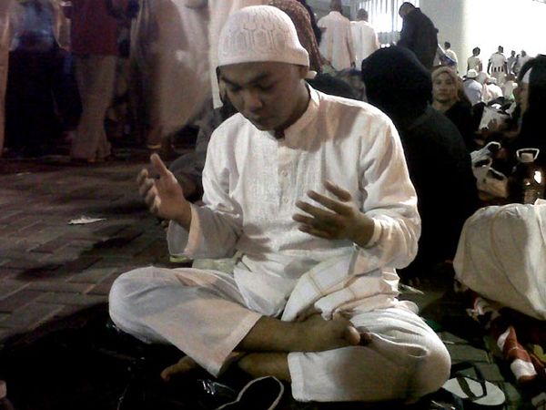 Bermacam Gaya Mabit di Mina