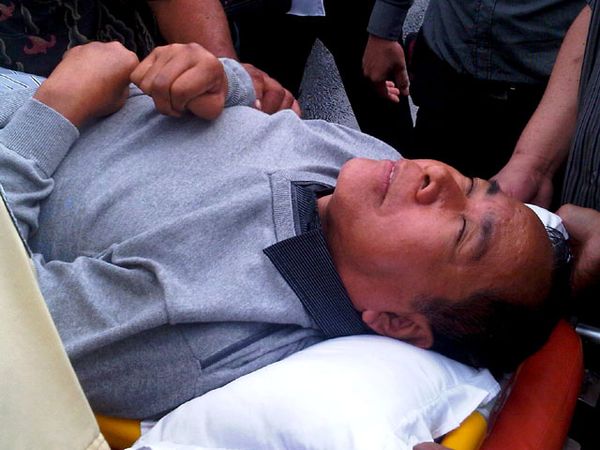 Syaukani Terbang ke Singapura