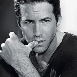 Ryan Reynolds si Pria Terseksi di Dunia